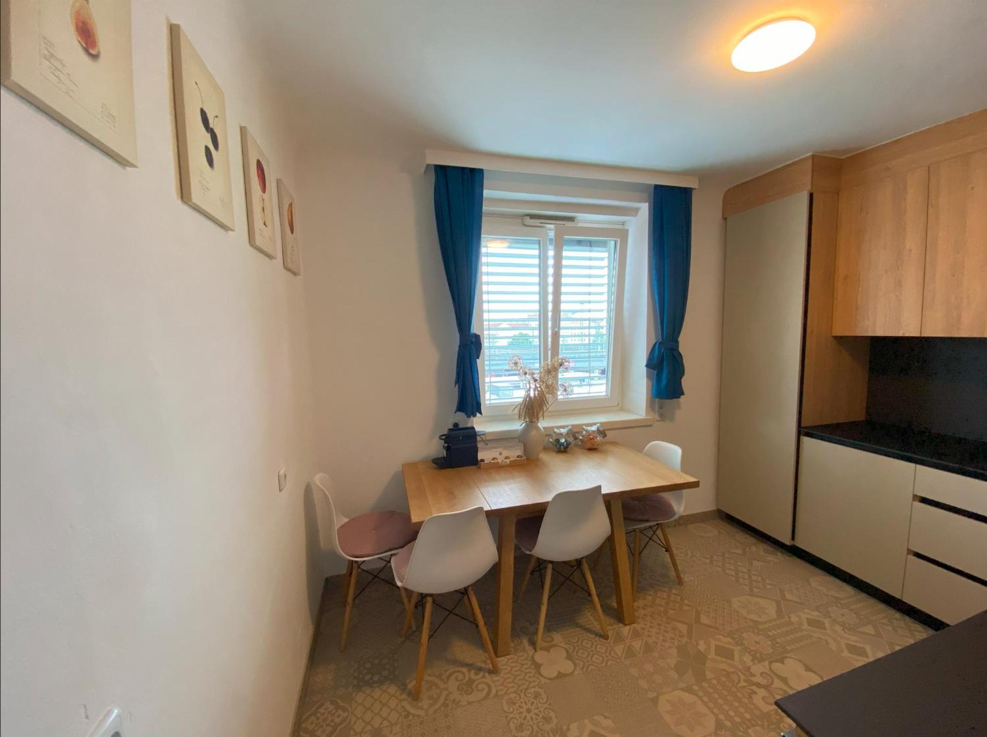 Anzotika Central Apartment, Wina Bagian luar foto
