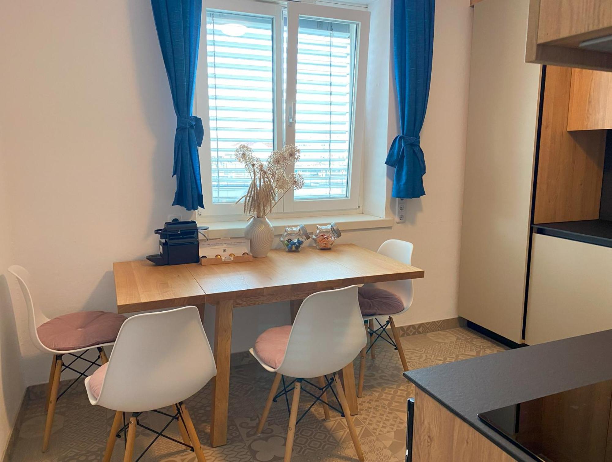 Anzotika Central Apartment, Wina Bagian luar foto